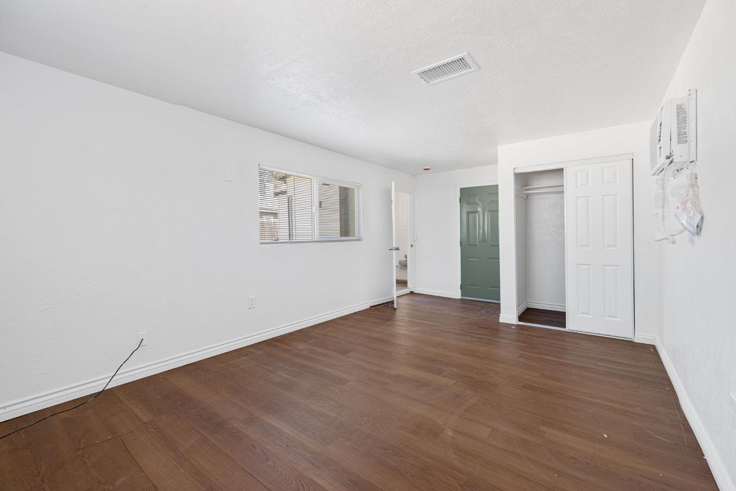 210 E Bush St, Lemoore, CA 93245