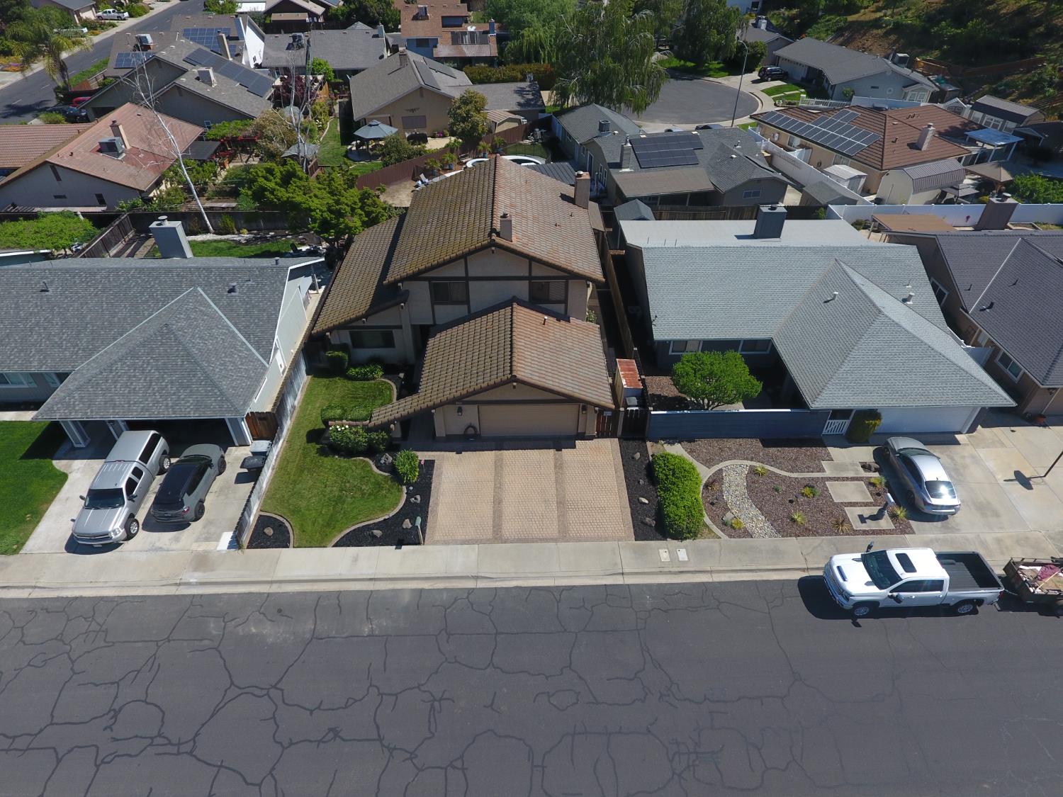 861 River Bluff Ct, Oakdale, CA 95361