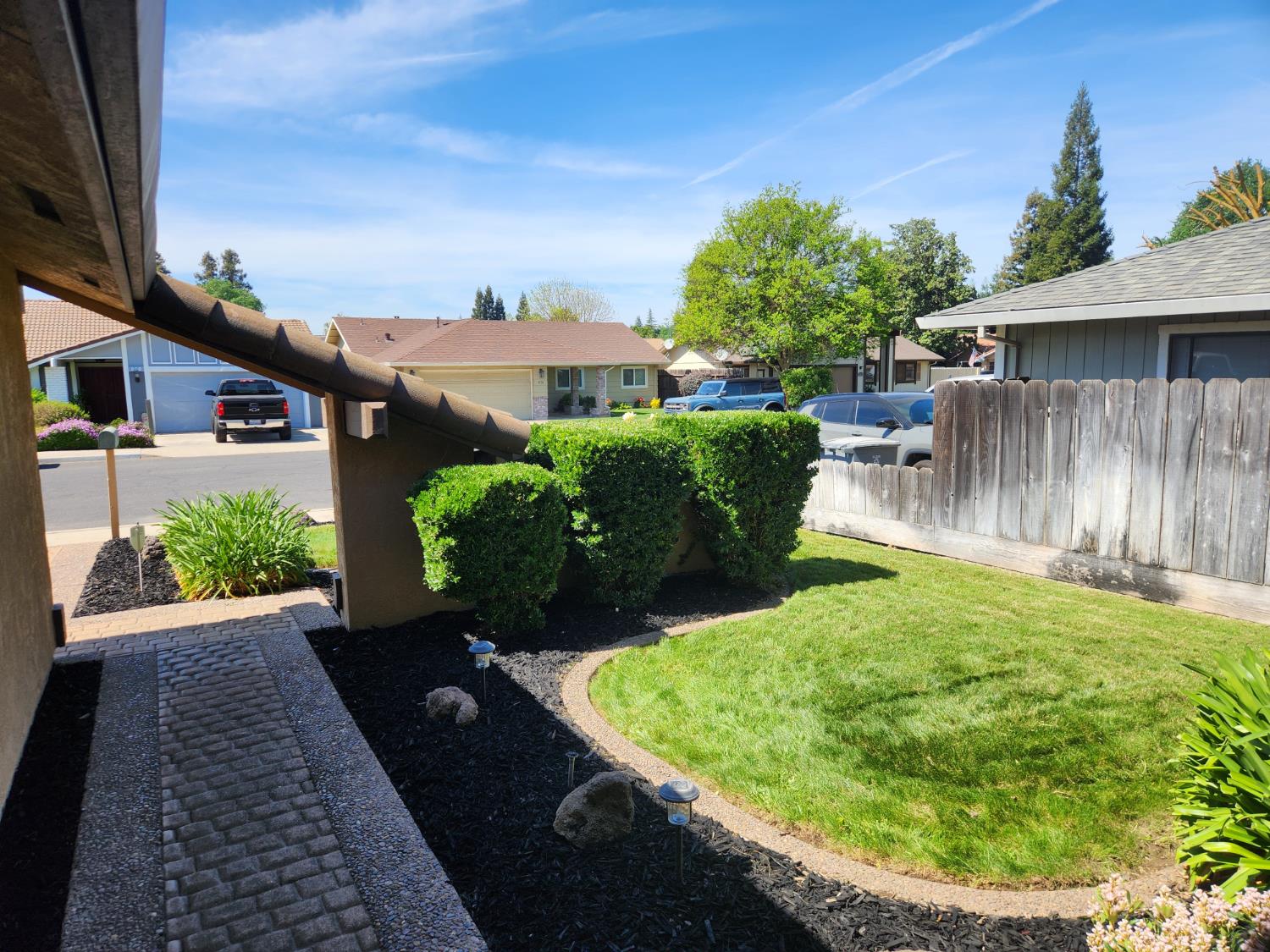 861 River Bluff Ct, Oakdale, CA 95361