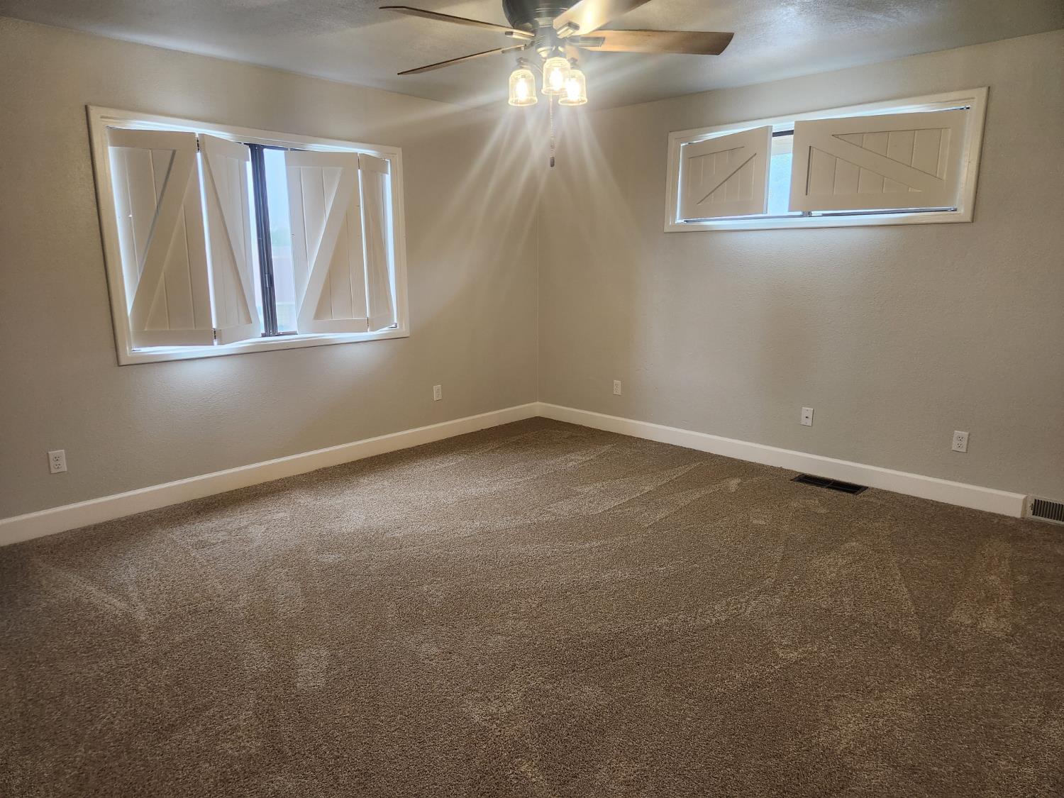 861 River Bluff Ct, Oakdale, CA 95361