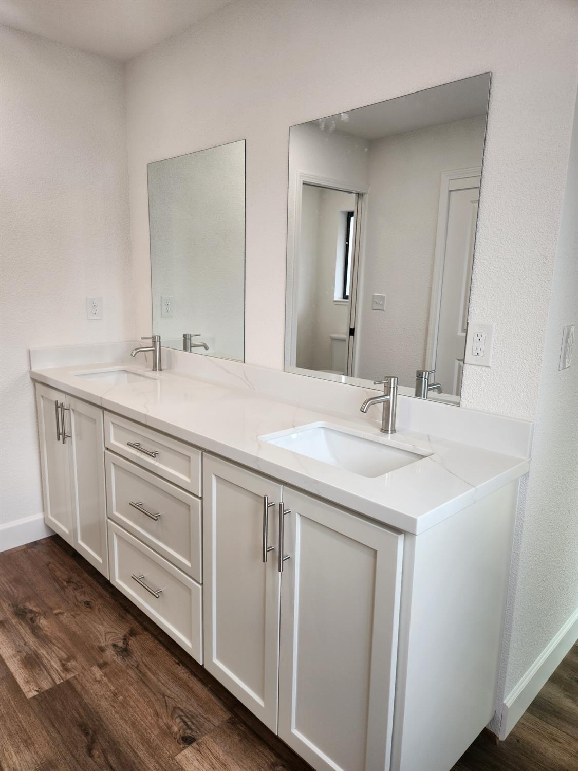 861 River Bluff Ct, Oakdale, CA 95361