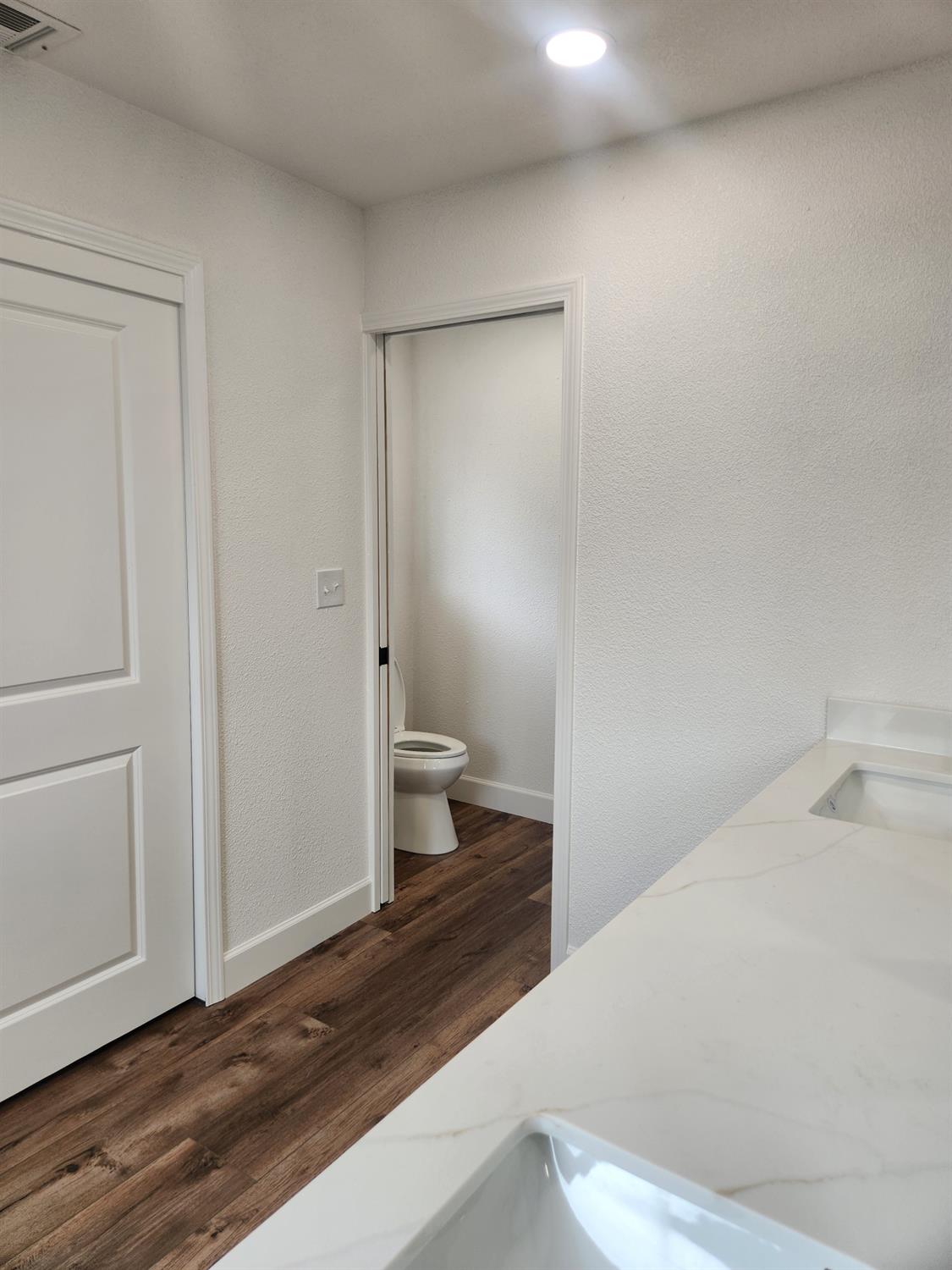 861 River Bluff Ct, Oakdale, CA 95361