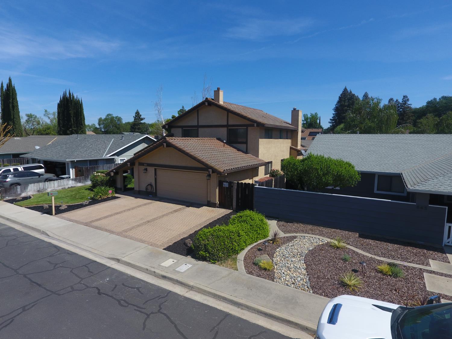 861 River Bluff Ct, Oakdale, CA 95361