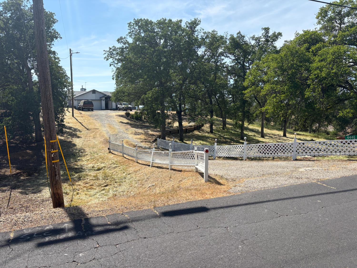 4440 E Arbolada Dr, La Grange, CA 95329