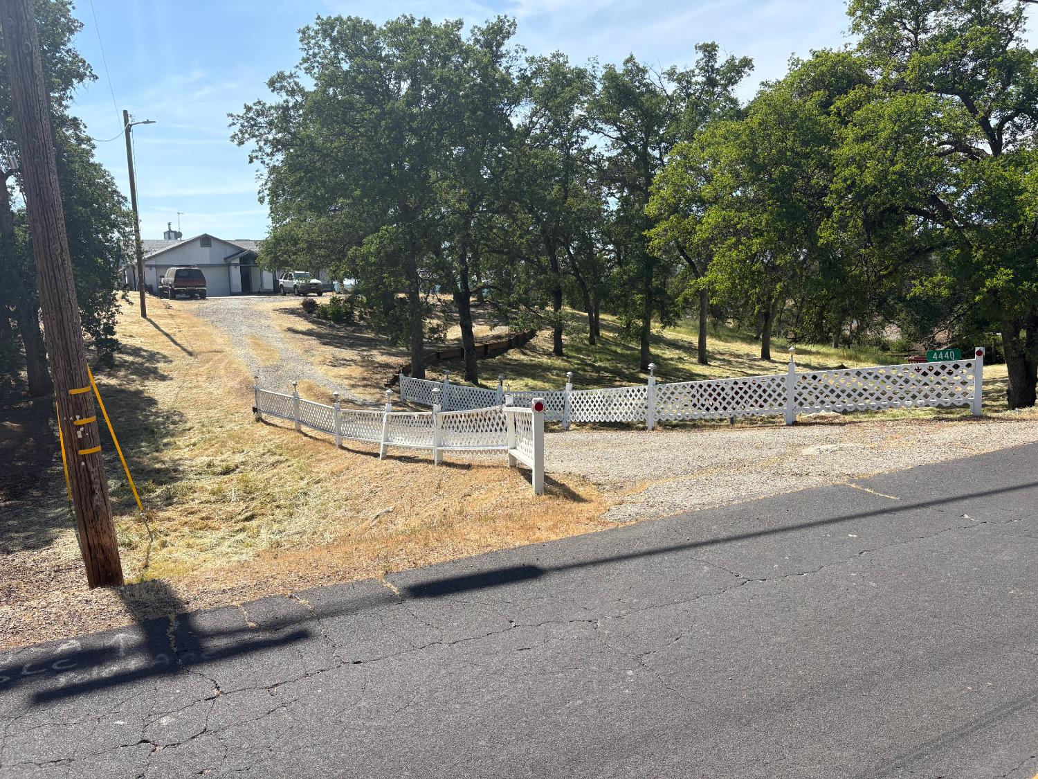 4440 E Arbolada Dr, La Grange, CA 95329