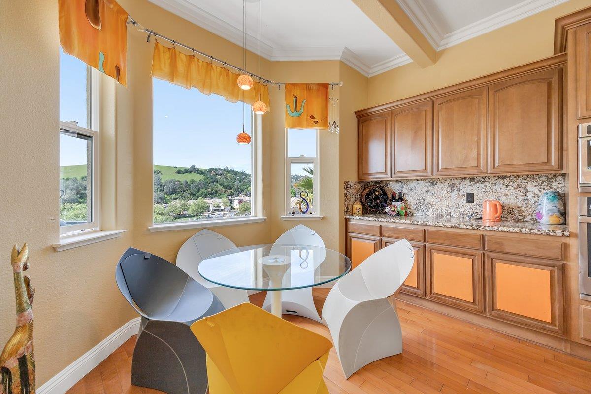 33 Aurora Ln, Copperopolis, CA 95228