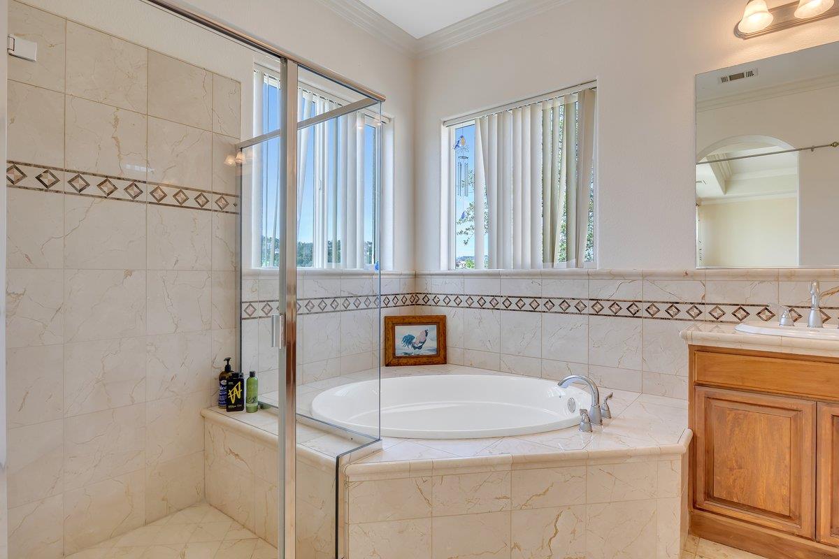 33 Aurora Ln, Copperopolis, CA 95228