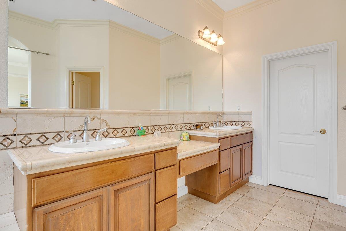 33 Aurora Ln, Copperopolis, CA 95228