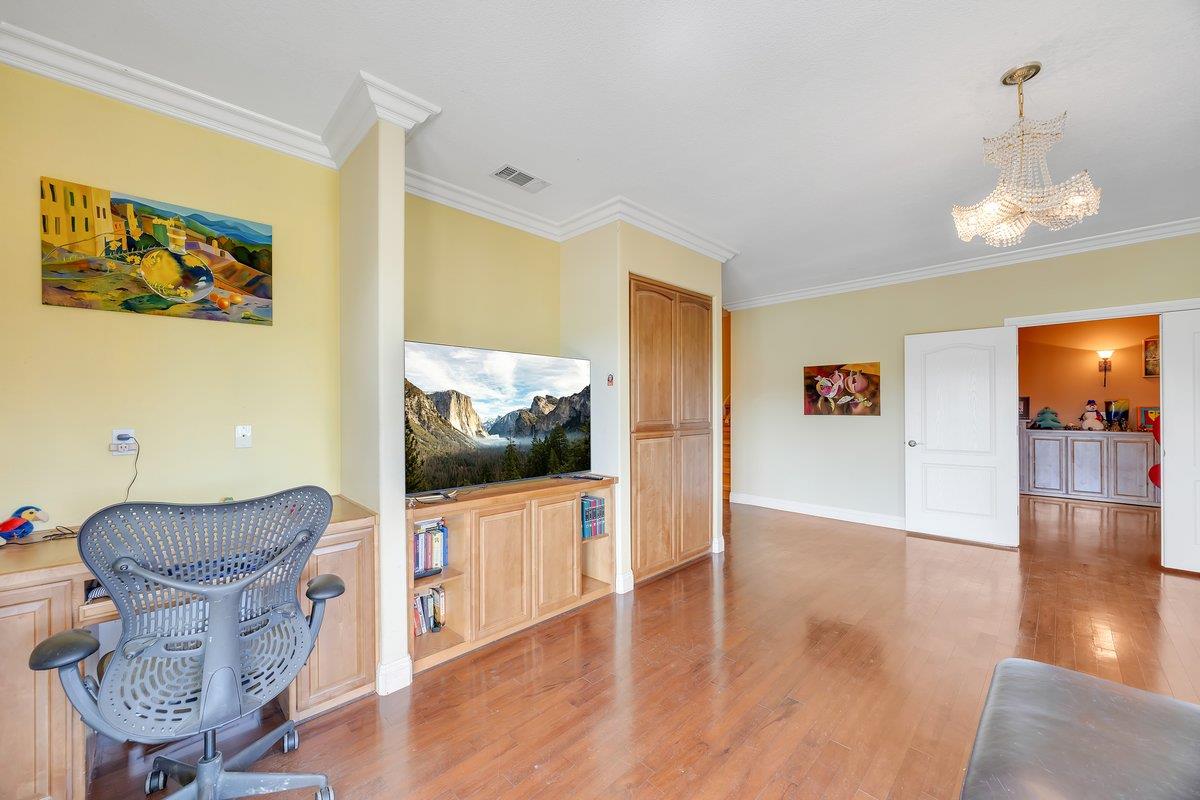 33 Aurora Ln, Copperopolis, CA 95228