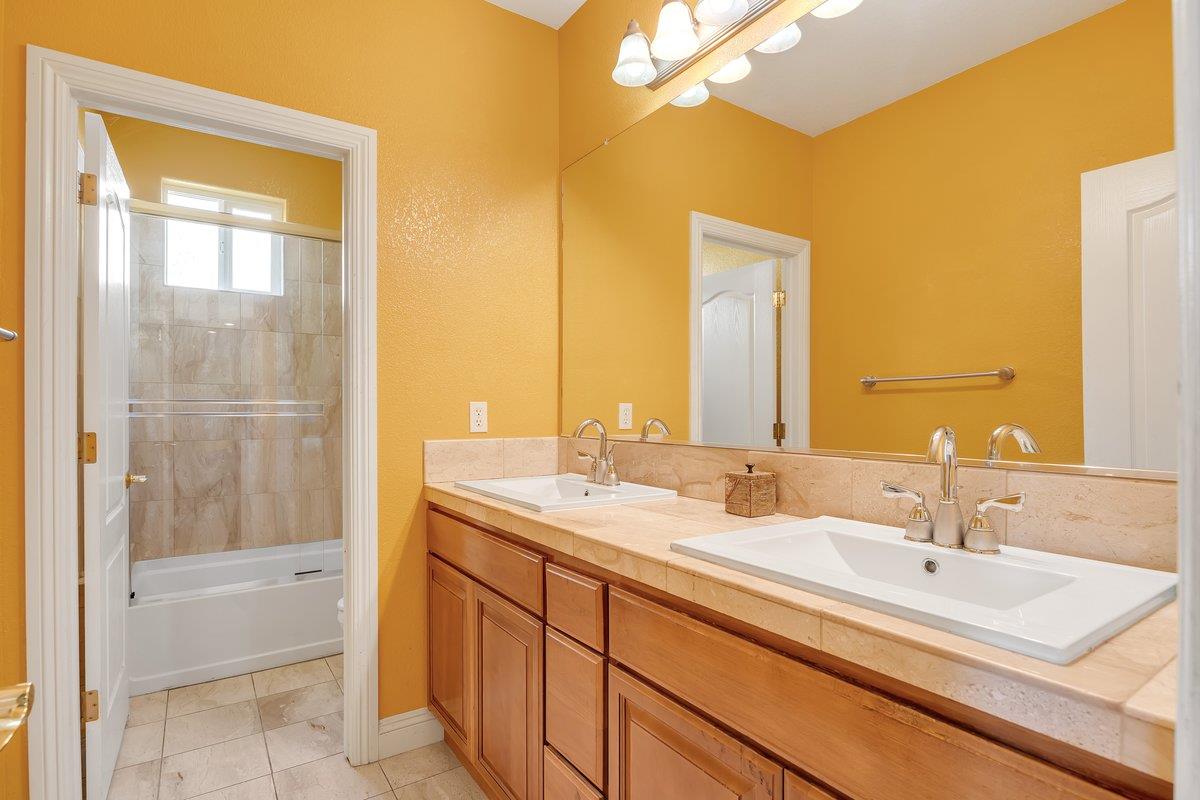 33 Aurora Ln, Copperopolis, CA 95228