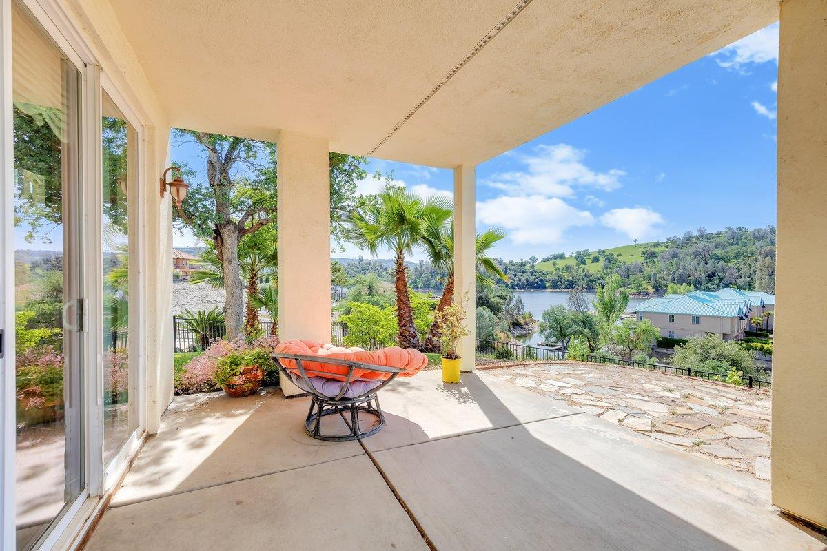 33 Aurora Ln, Copperopolis, CA 95228