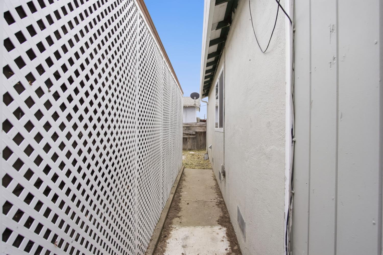 898 Yosemite Pkwy, Merced, CA 95341