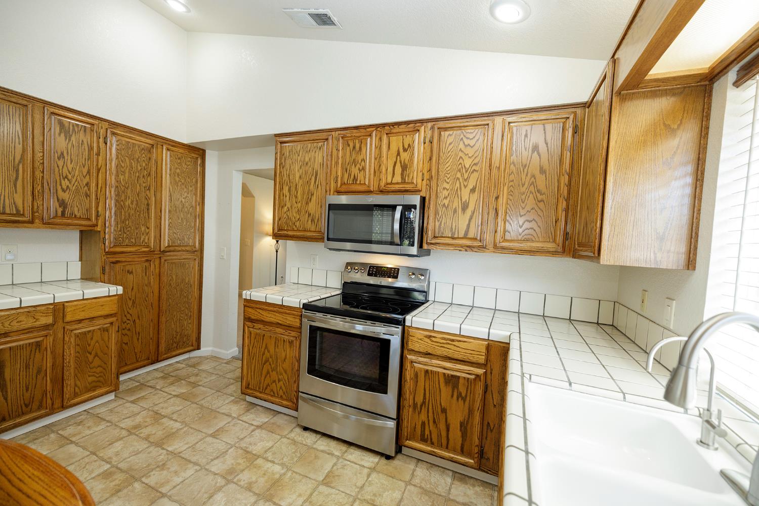 424 Codington Way, Modesto, CA 95355