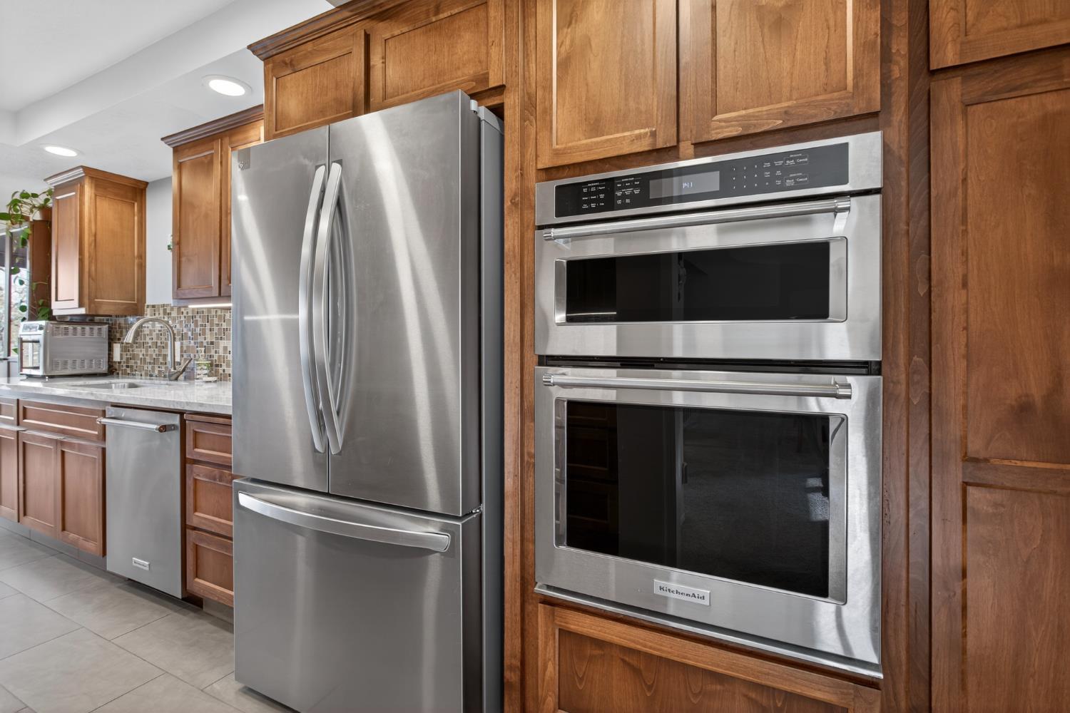 1729 Edgebrook Dr #A, Modesto, CA 95354