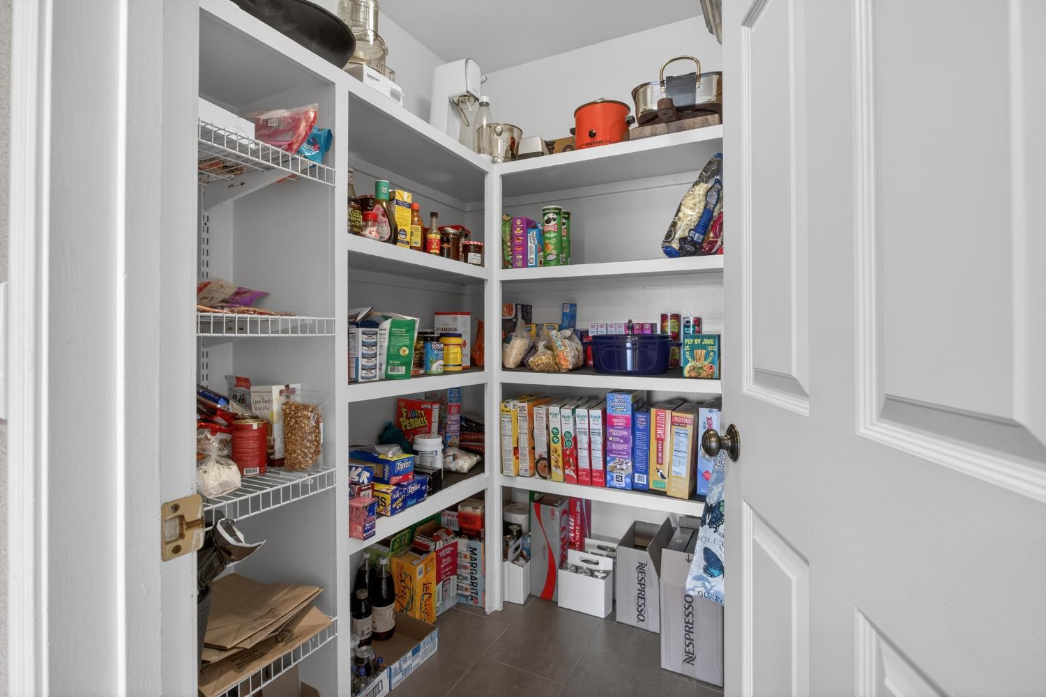 1729 Edgebrook Dr #A, Modesto, CA 95354