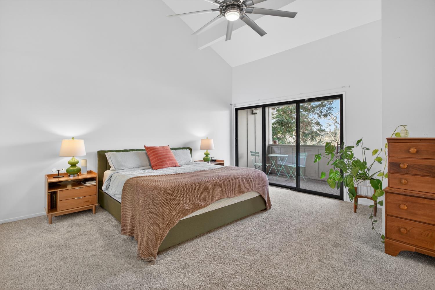 1729 Edgebrook Dr #A, Modesto, CA 95354