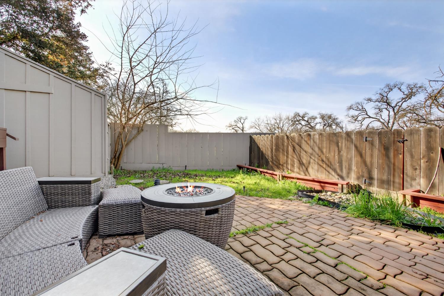 1729 Edgebrook Dr #A, Modesto, CA 95354