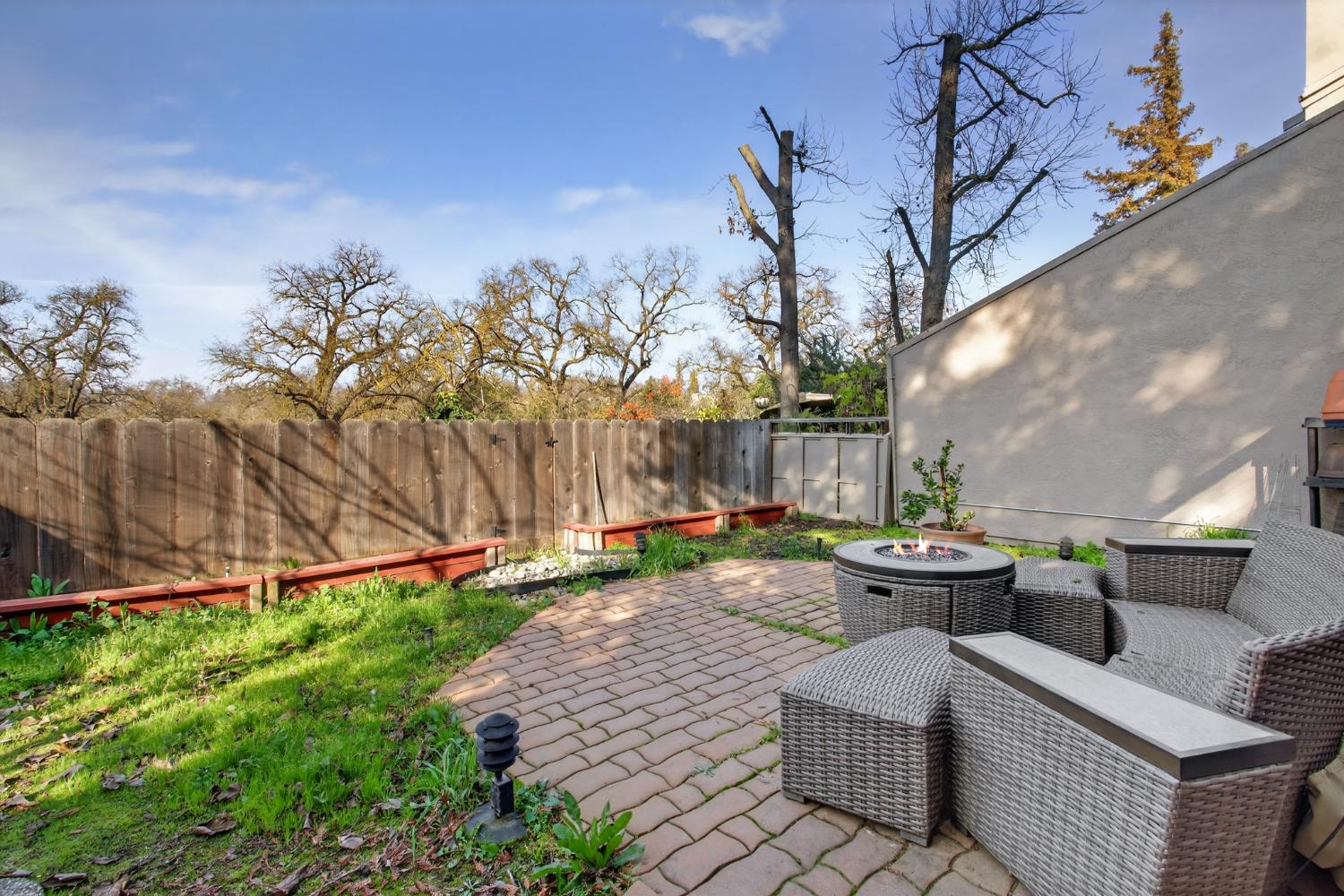 1729 Edgebrook Dr #A, Modesto, CA 95354