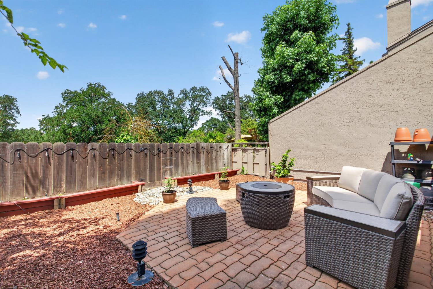 1729 Edgebrook Dr #A, Modesto, CA 95354