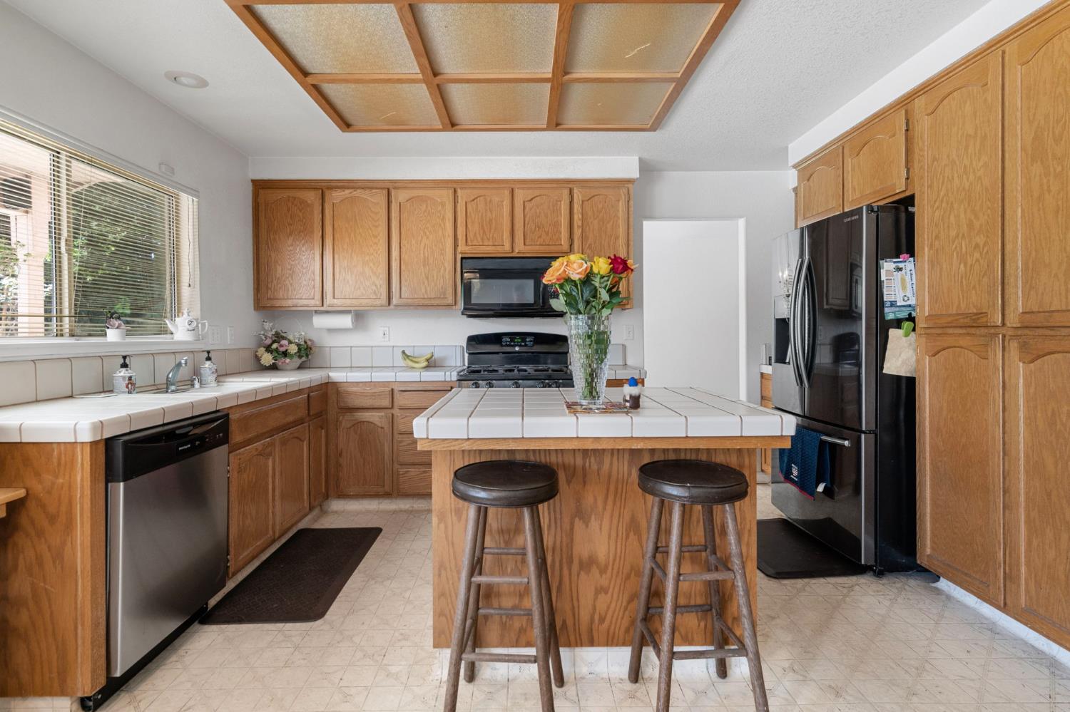 1712 Patton Dr, Modesto, CA 95356