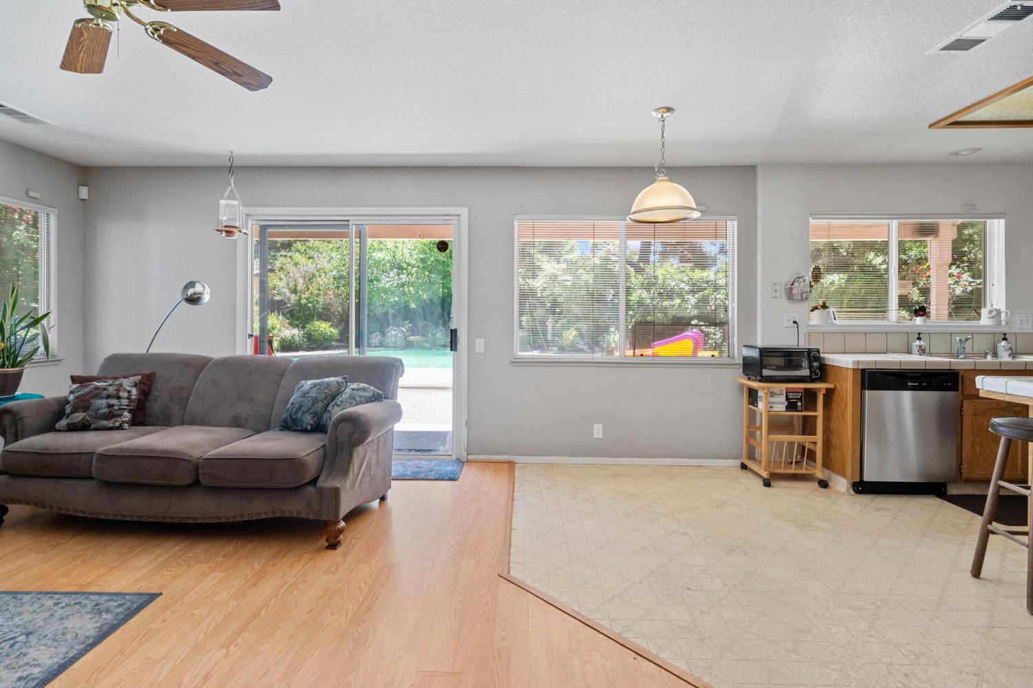 1712 Patton Dr, Modesto, CA 95356