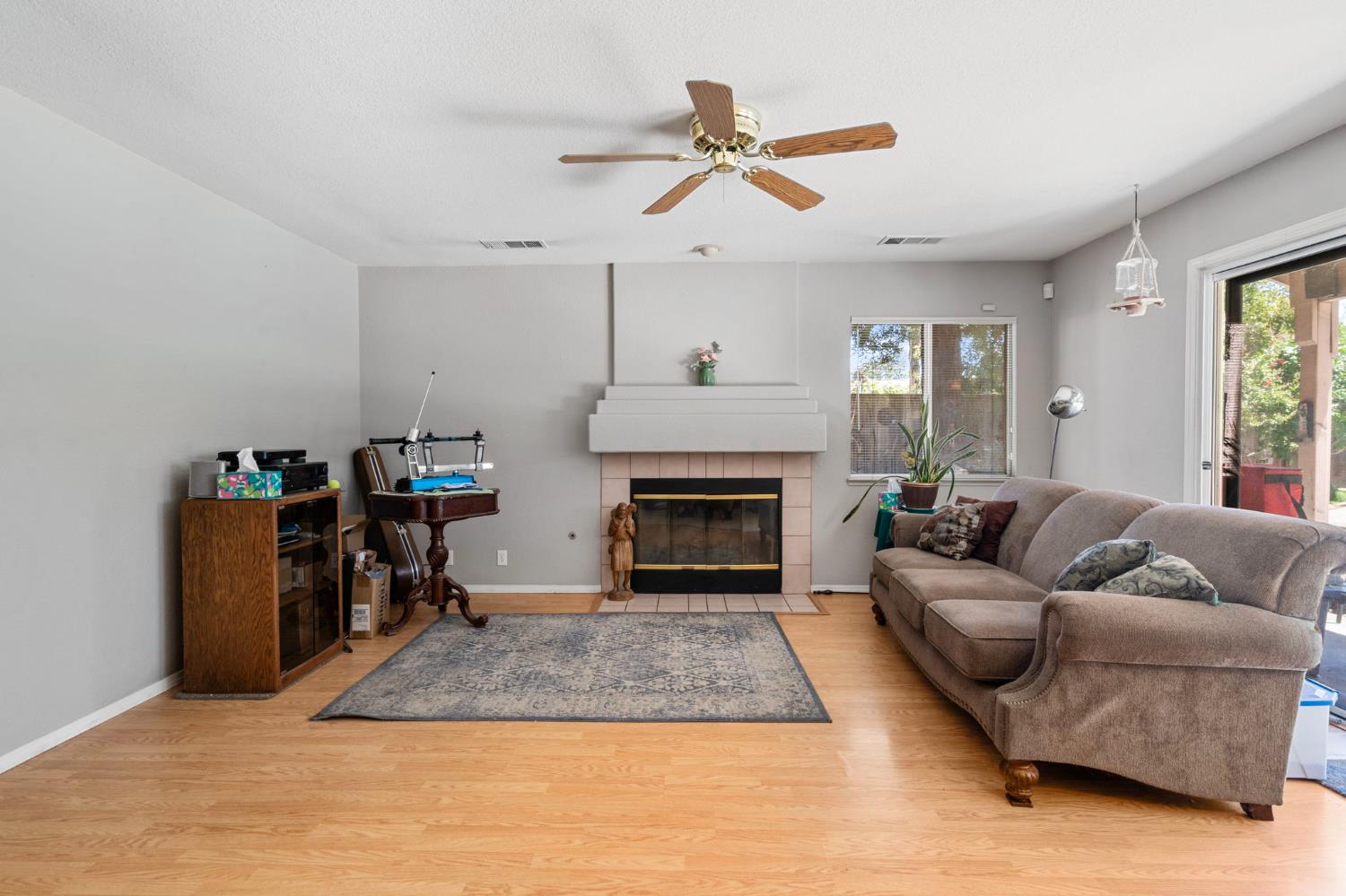 1712 Patton Dr, Modesto, CA 95356