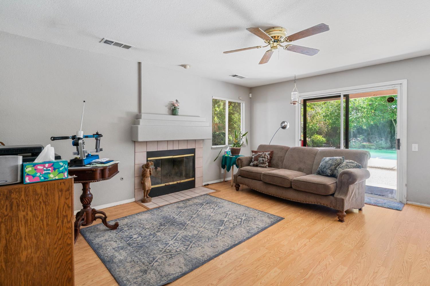 1712 Patton Dr, Modesto, CA 95356