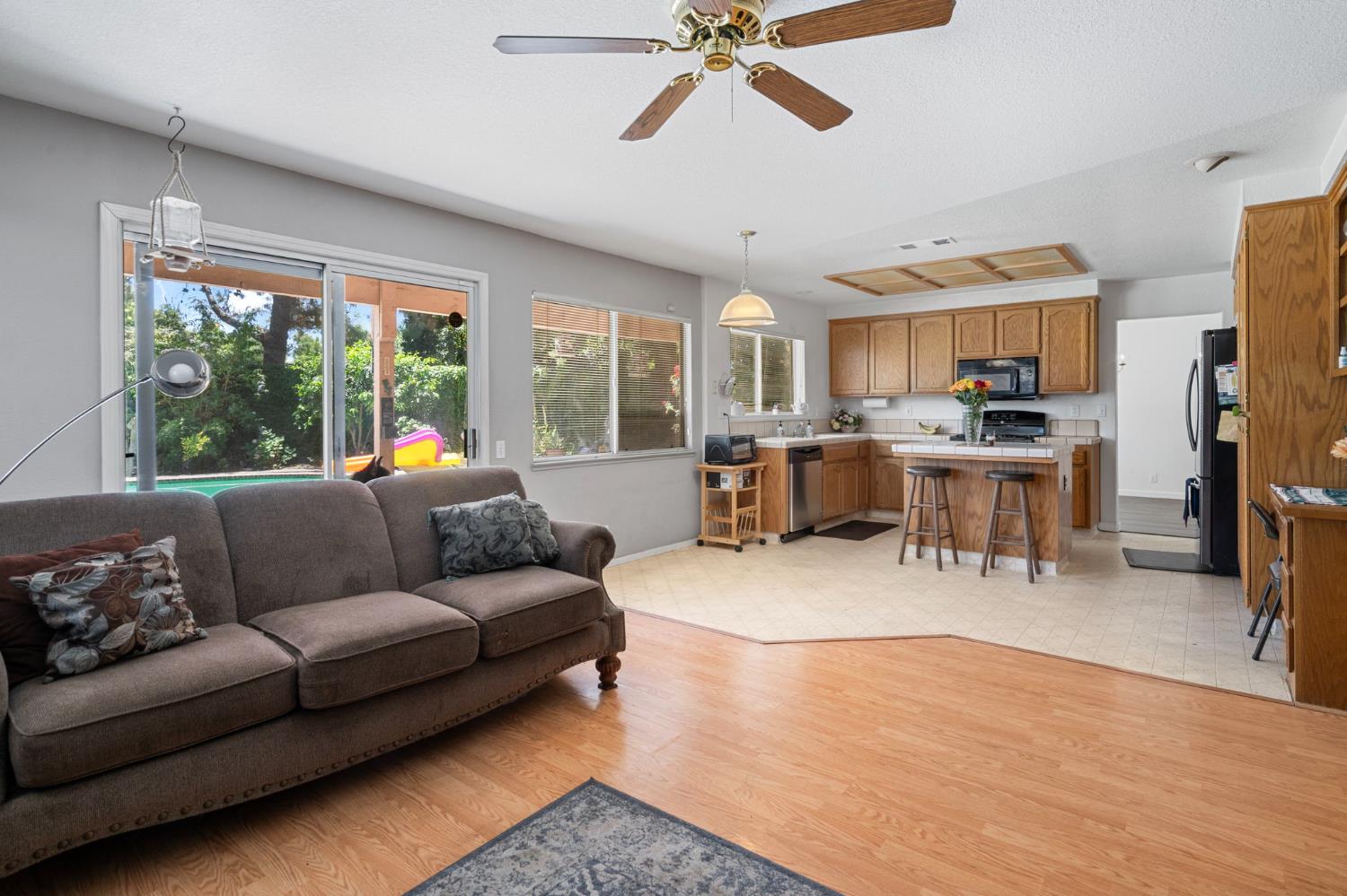 1712 Patton Dr, Modesto, CA 95356