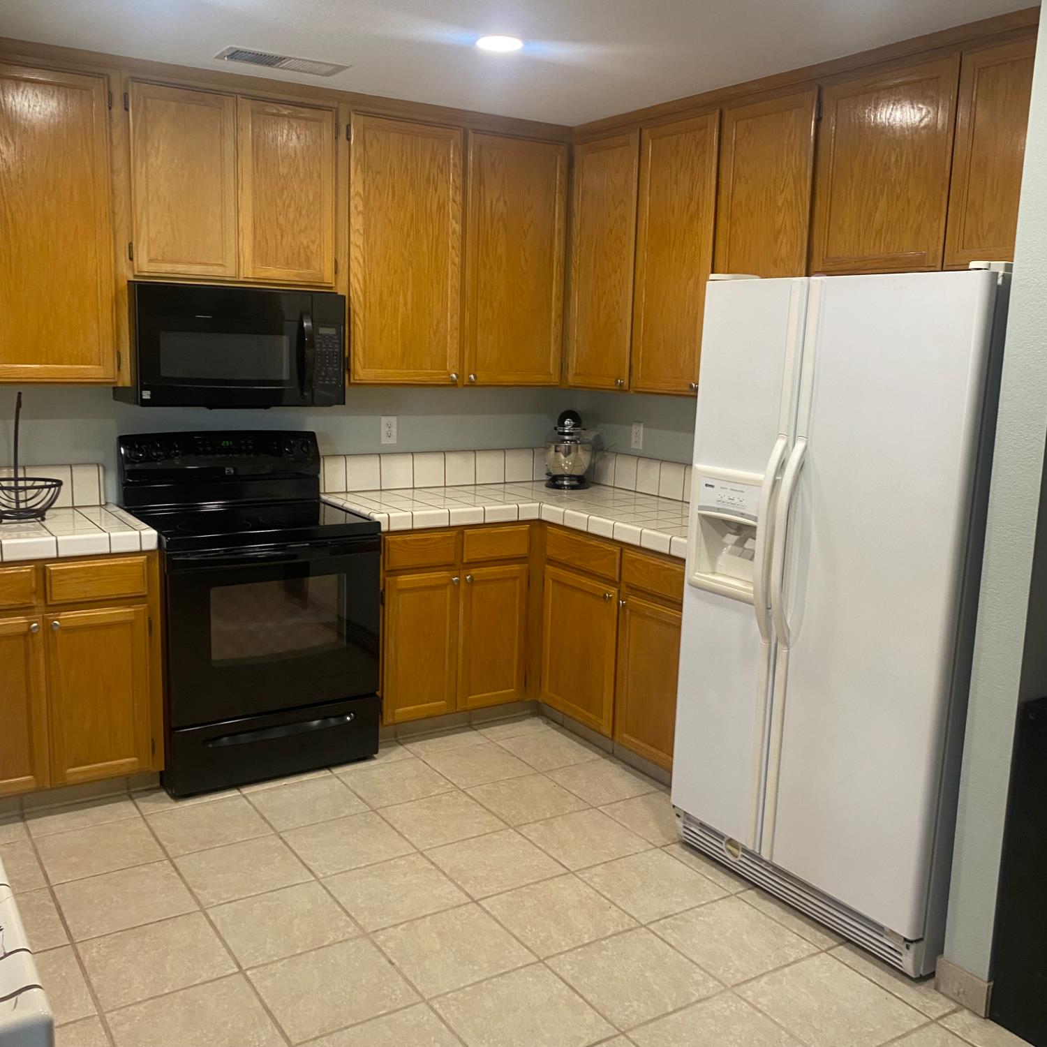 1095 Skyway Ct, Turlock, CA 95380