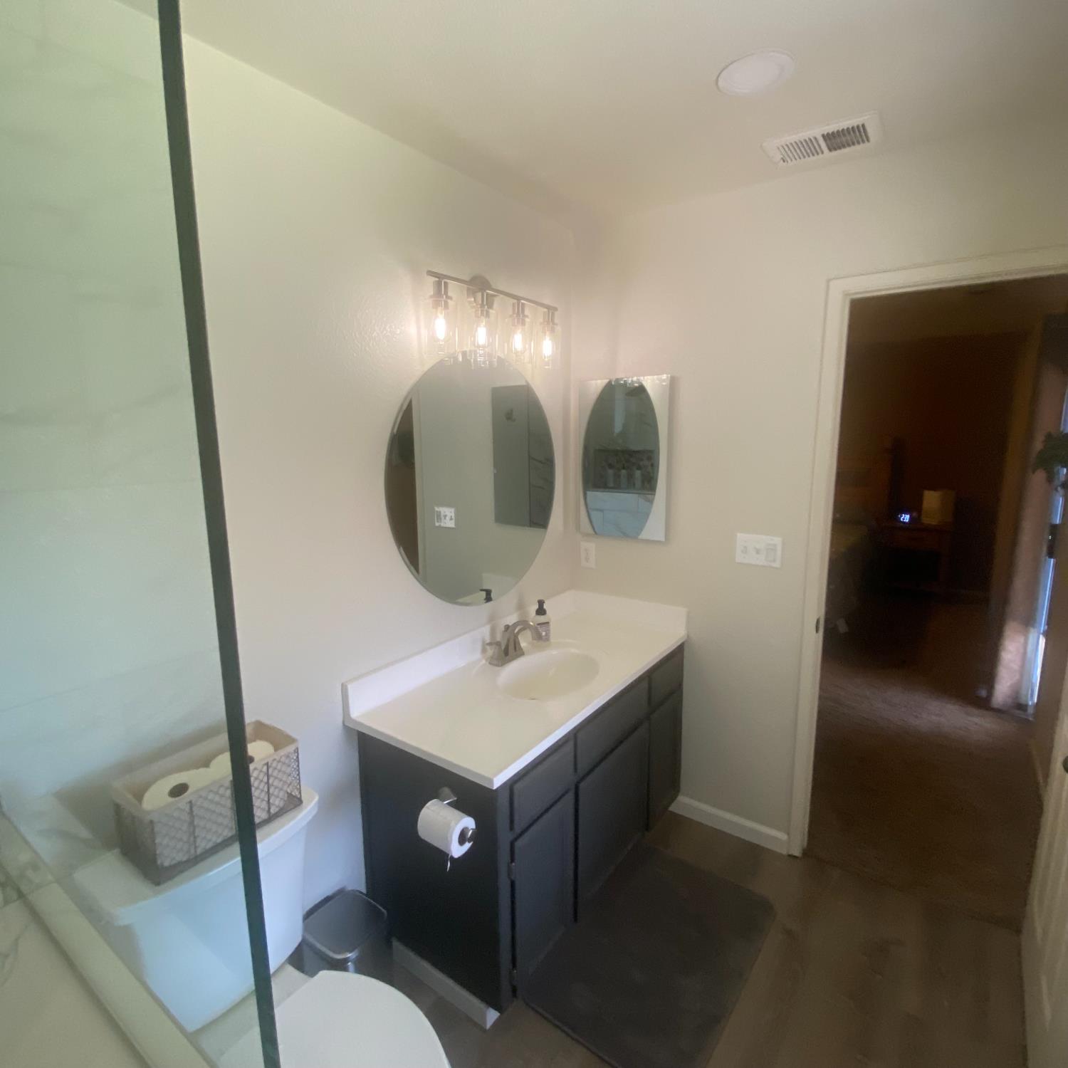 1095 Skyway Ct, Turlock, CA 95380