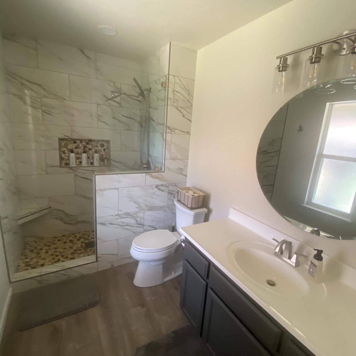 1095 Skyway Ct, Turlock, CA 95380