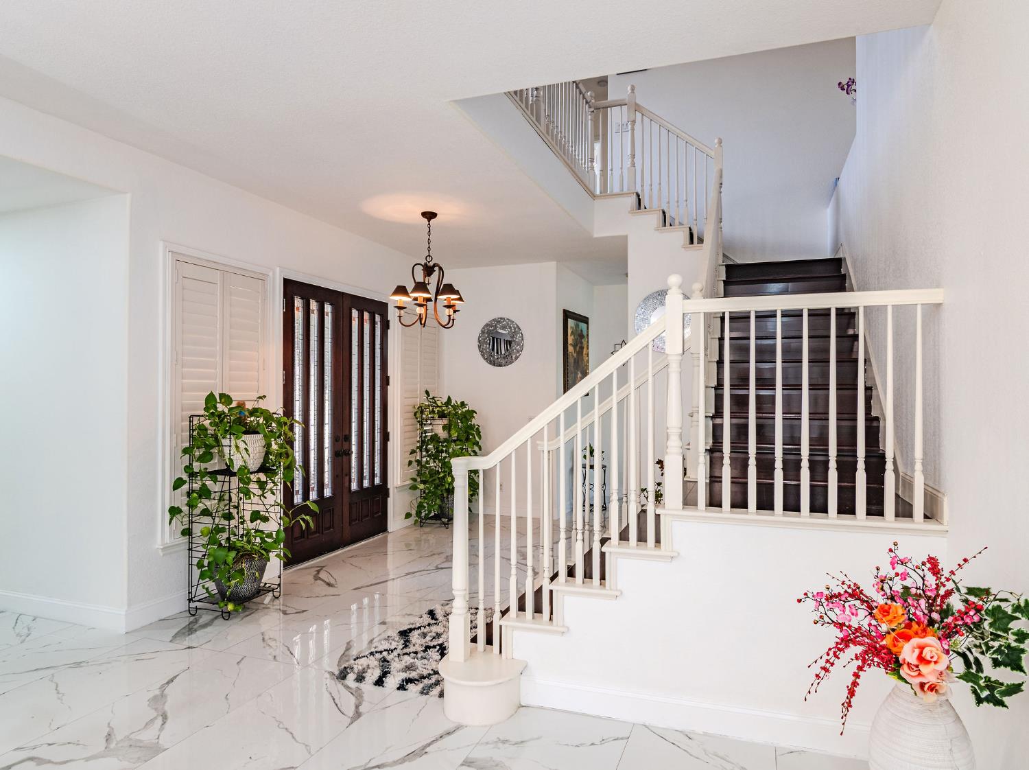 2105 Steinbeck Dr, Modesto, CA 95356