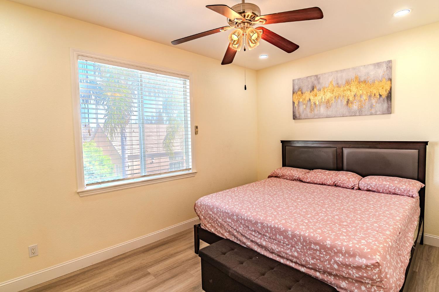 2105 Steinbeck Dr, Modesto, CA 95356