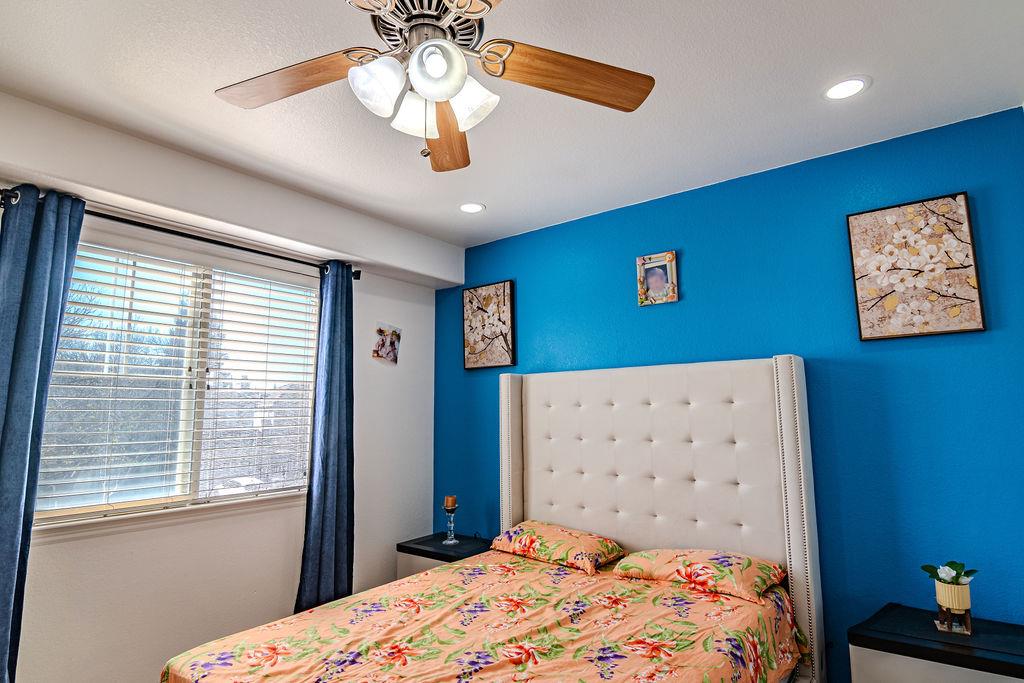 2105 Steinbeck Dr, Modesto, CA 95356