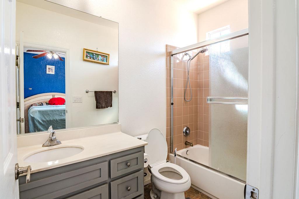 2105 Steinbeck Dr, Modesto, CA 95356