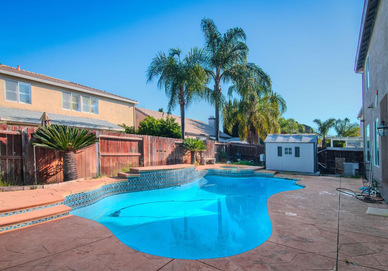 2105 Steinbeck Dr, Modesto, CA 95356