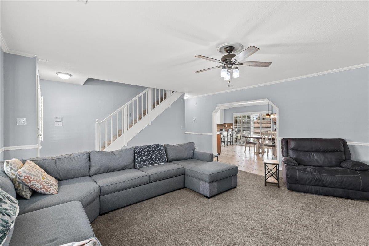 5743 Prince Edward Ln, Riverbank, CA 95367