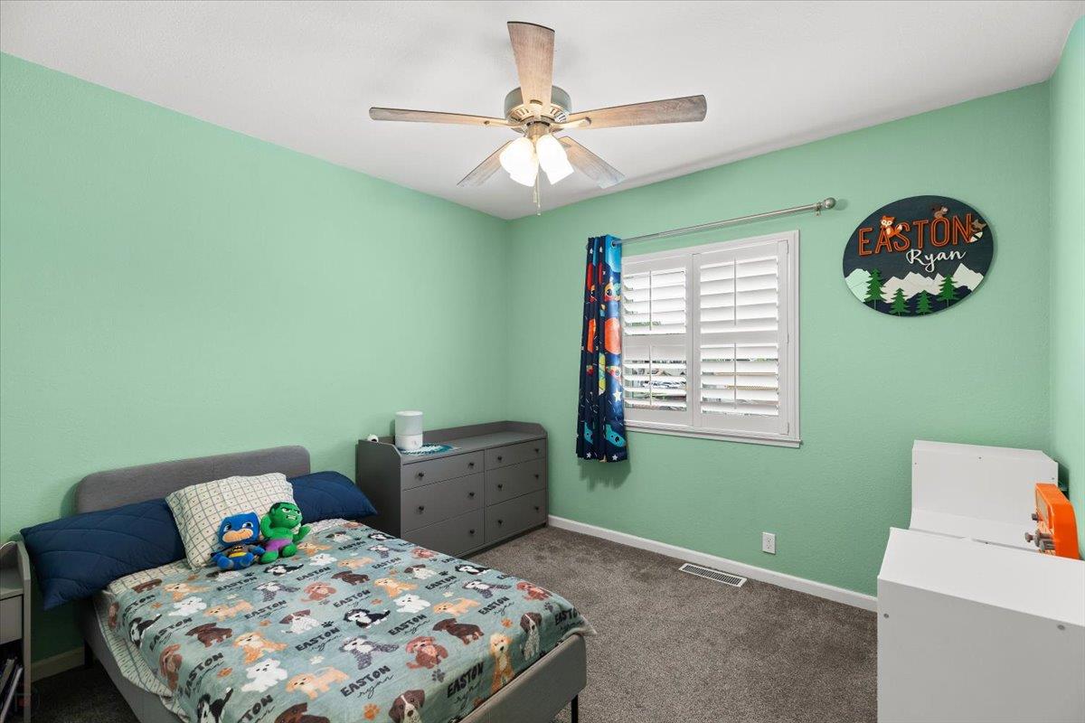 5743 Prince Edward Ln, Riverbank, CA 95367