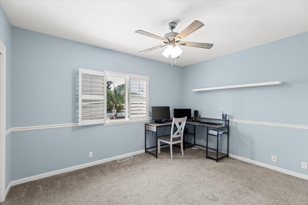 5743 Prince Edward Ln, Riverbank, CA 95367