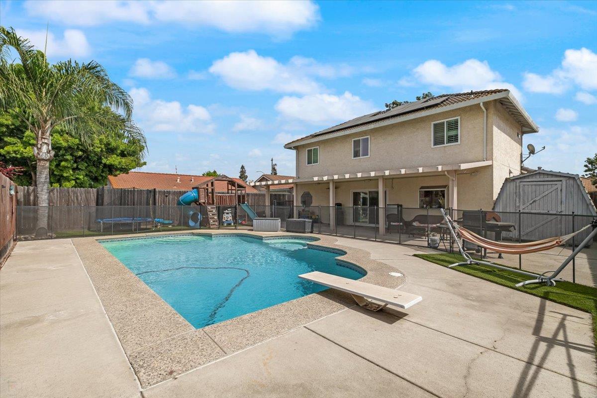 5743 Prince Edward Ln, Riverbank, CA 95367