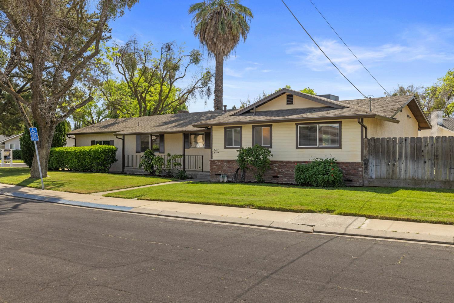 1400 Rosemead Ct, Modesto, CA 95350