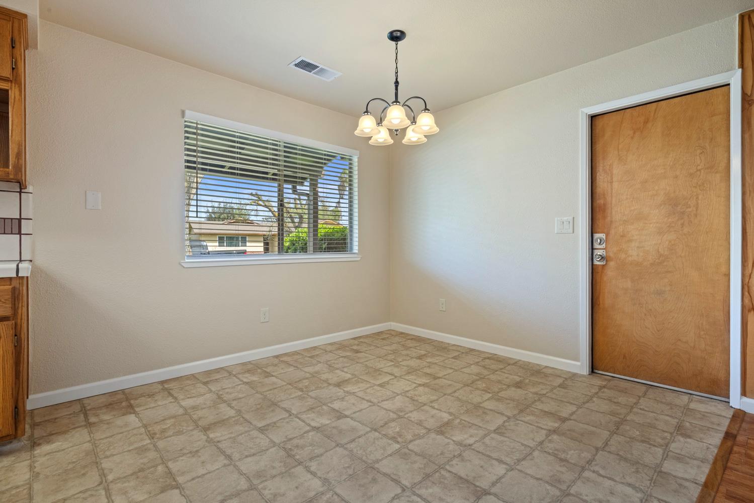 1400 Rosemead Ct, Modesto, CA 95350