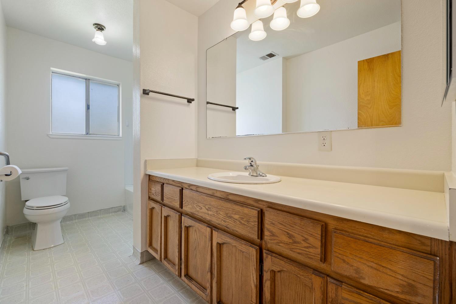 1400 Rosemead Ct, Modesto, CA 95350