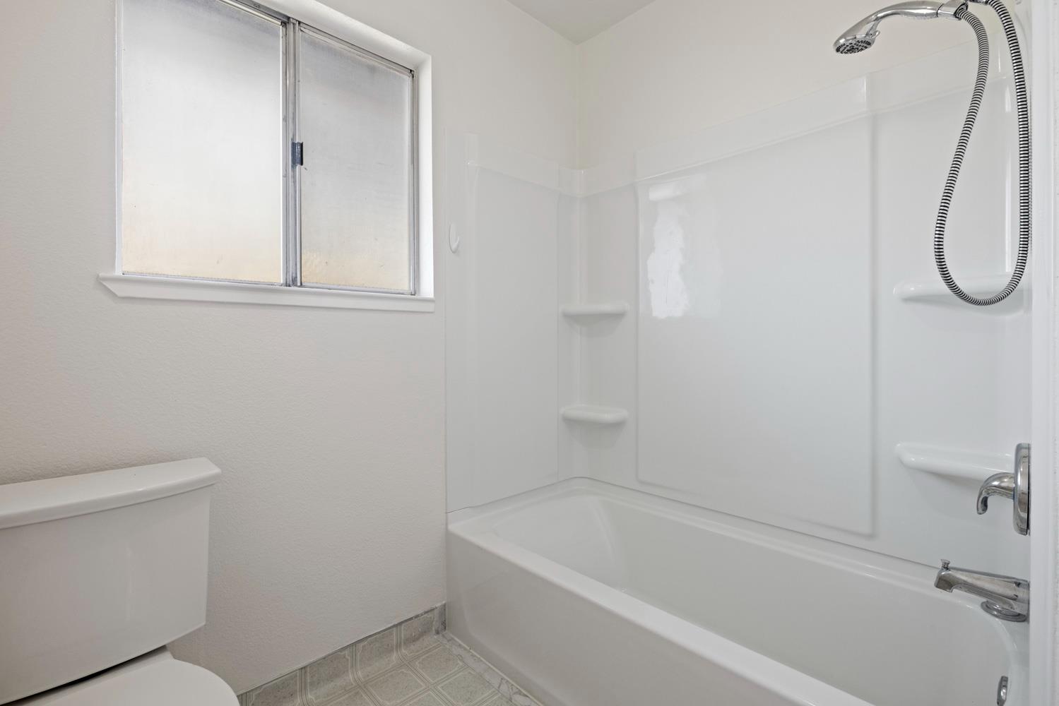 1400 Rosemead Ct, Modesto, CA 95350