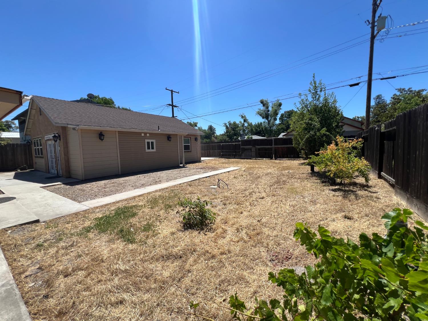 1629 College Ave, Modesto, CA 95350