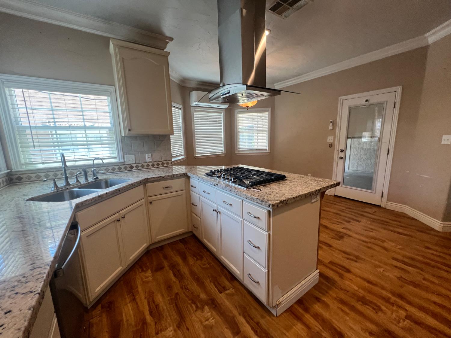 1629 College Ave, Modesto, CA 95350