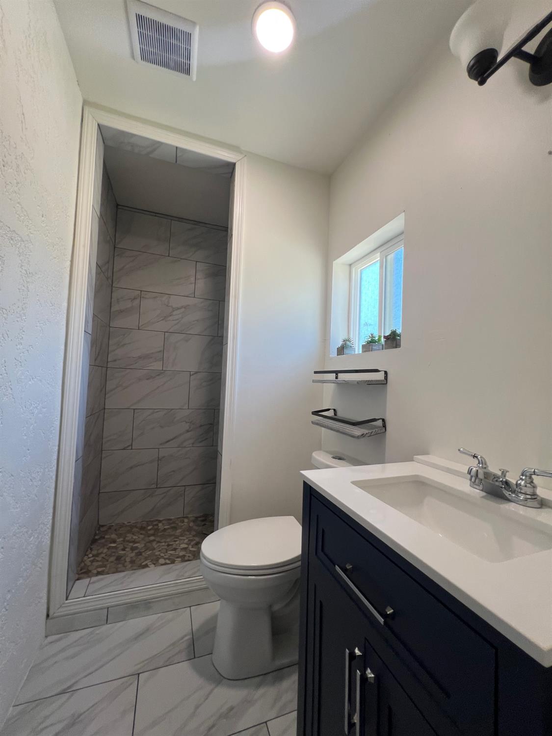 1629 College Ave, Modesto, CA 95350
