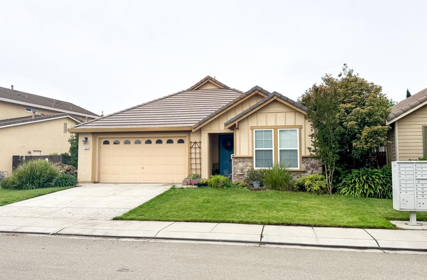 1747 Dalia Ln, Manteca, CA 95337