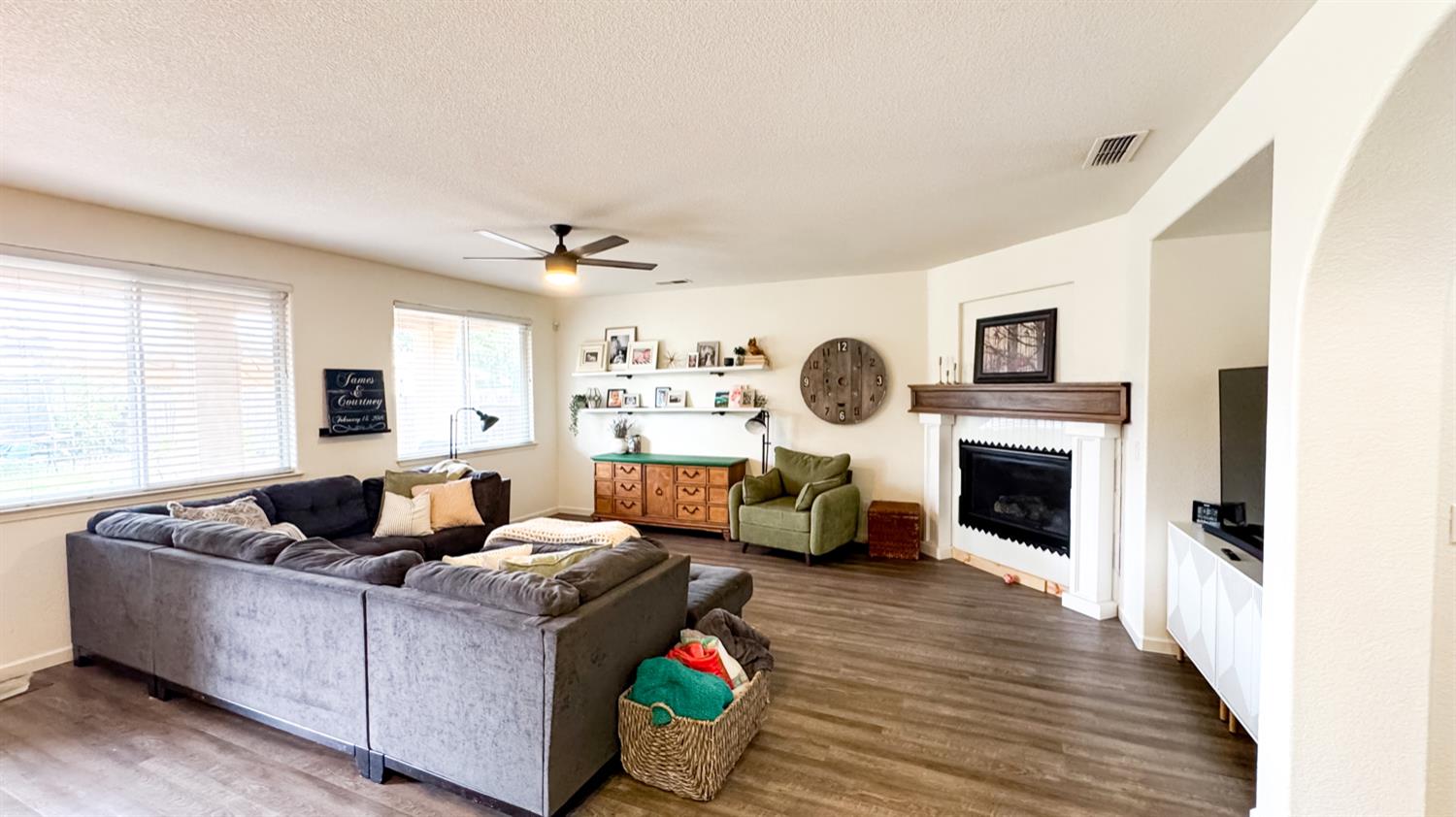 1747 Dalia Ln, Manteca, CA 95337