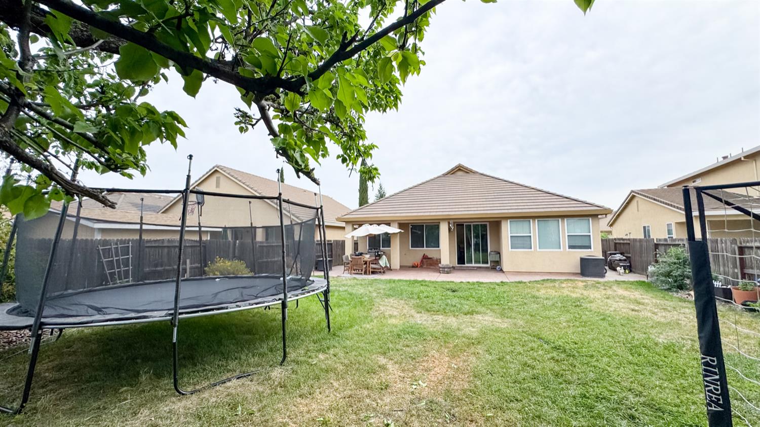 1747 Dalia Ln, Manteca, CA 95337